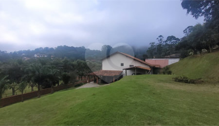 Casa à venda com 5 quartos, sendo 3 suítes,  em Mantiqueira, Mairiporã, SP