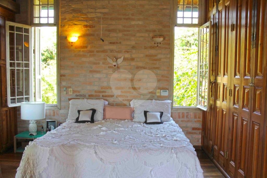 Sobrado à venda com 7 quartos, sendo 5 suítes, em Alto da Boa Vista, São Paulo, SP