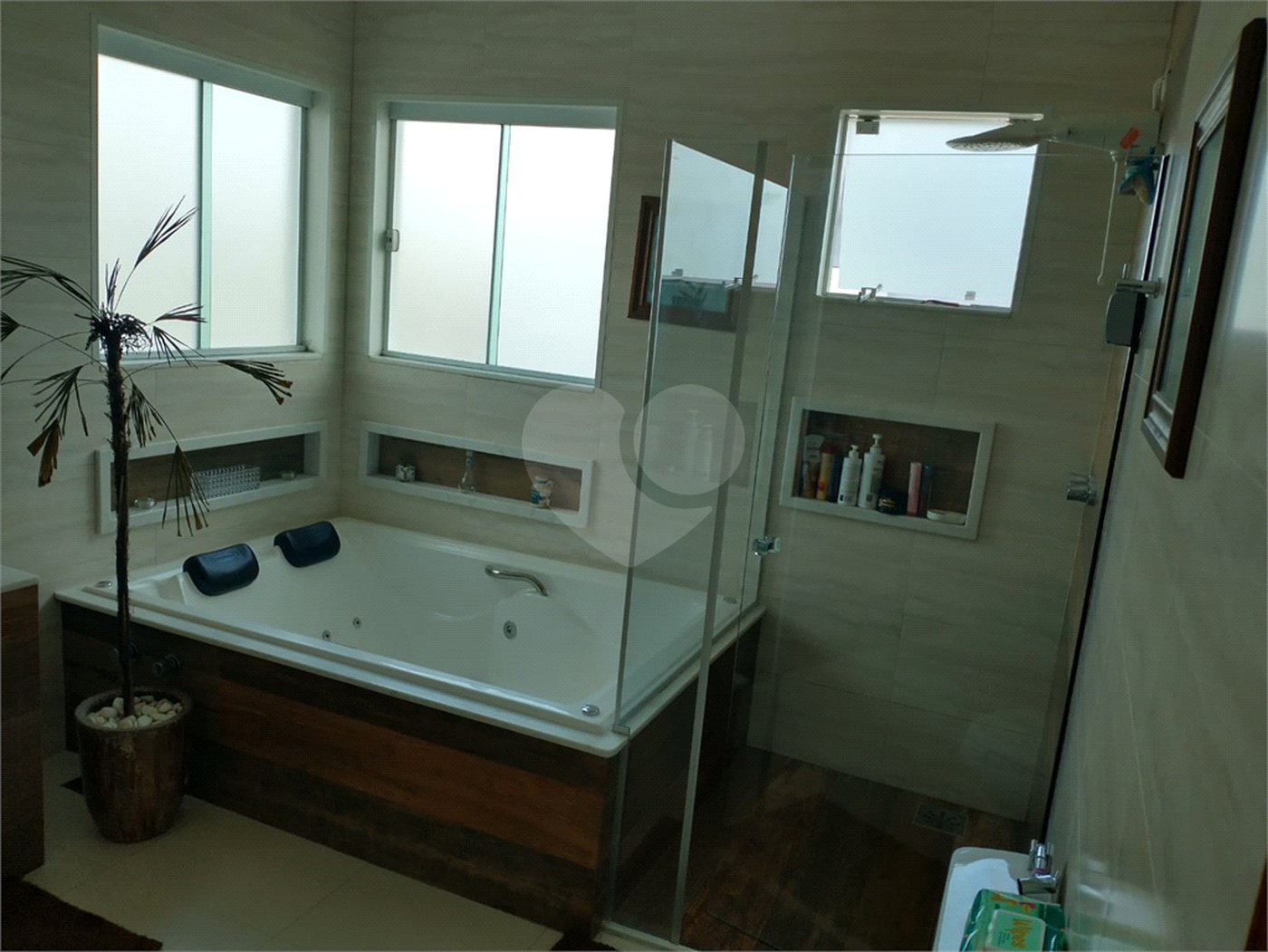 Casa à venda com 3 suítes no condomínio Residencial Central Parque, Salto - SP