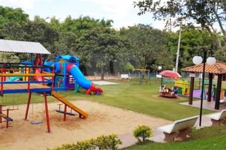 Casa à venda com 3 quartos, sendo 1 suíte, no condomínio Vinhas da Vista Alegre - Lado Café, Vinhedo - SP