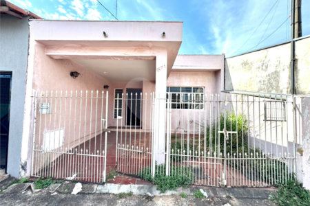 Casa à venda com 3 quartos, sendo 1 suíte, no Centro, Itapetininga, SP