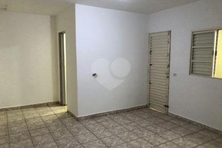 Casa à venda com 3 quartos, sendo 1 suíte, em Loteamento Terras de São Pedro e São Paulo, Salto, SP