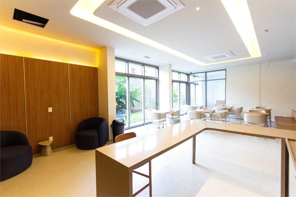 Apartamento à venda ou para alugar com 3 suítes em Moema, São Paulo, SP