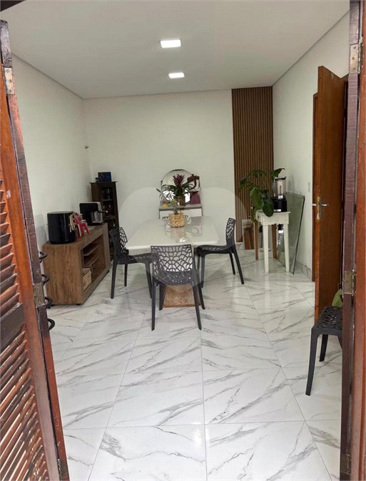 Sobrado à venda ou para alugar com 4 quartos, sendo 2 suítes, em Jardim Brasil, Atibaia, SP
