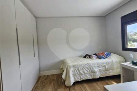 Casa à venda com 5 quartos, sendo 3 suítes, no condomínio Residencial Terras de Vinhedo, Vinhedo - SP