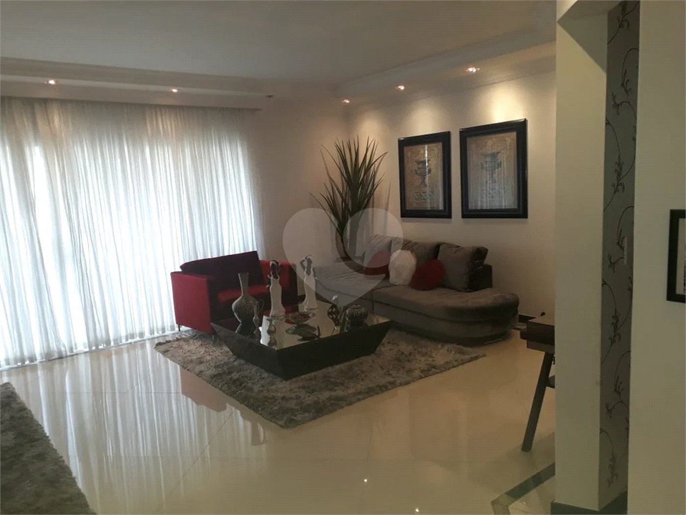 Sobrado à venda com 6 quartos, sendo 5 suítes, em Tremembé, São Paulo, SP