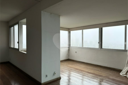Apartamento à venda com 4 suítes em Jardim Marajoara, São Paulo, SP