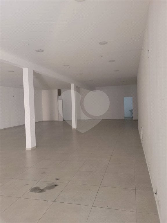 Salão para alugar em Vila Romanópolis, Ferraz de Vasconcelos, SP