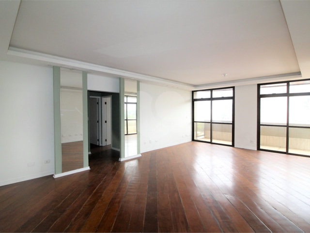 Apartamento à venda com 4 quartos, sendo 3 suítes,  em Santo Amaro, São Paulo, SP