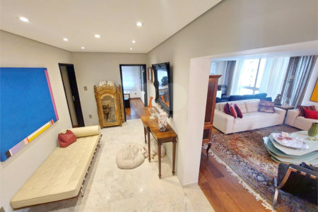 Apartamento à venda com 3 quartos, sendo 1 suíte,  em Santa Cecília, São Paulo, SP