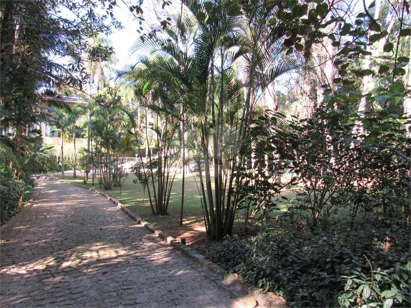 Terreno à venda no condomínio Chácara Flora, São Paulo - SP