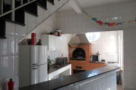 Sobrado à venda com 4 quartos, sendo 3 suítes, em Vila Gustavo, São Paulo, SP