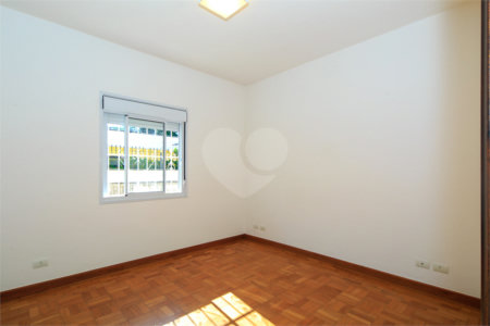 Casa Térrea à venda com 3 quartos, sendo 1 suíte, em Alto da Boa Vista, São Paulo, SP