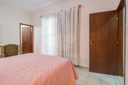 Casa à venda com 3 quartos, sendo 1 suíte, em Alto da Boa Vista, São Paulo, SP