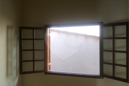 Casa à venda com 3 quartos, sendo 1 suíte,  no condomínio Marf II, Bom Jesus dos Perdões - SP