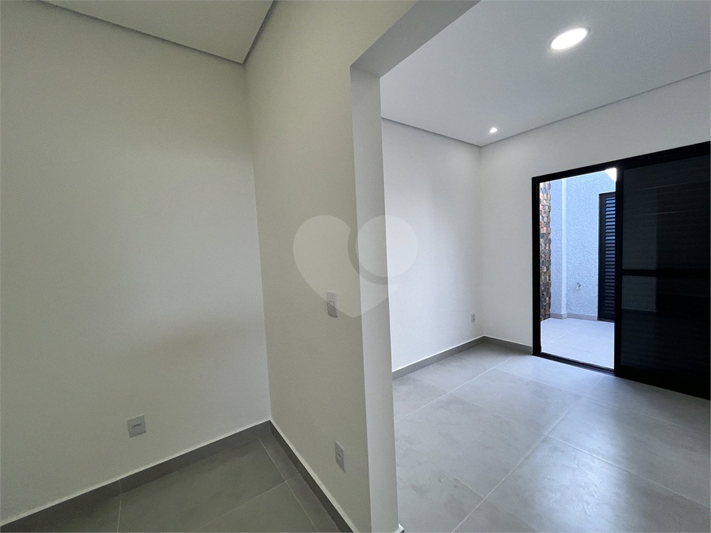 Casa à venda com 3 quartos, sendo 1 suíte, no condomínio Terras de São Francisco, Sorocaba - SP
