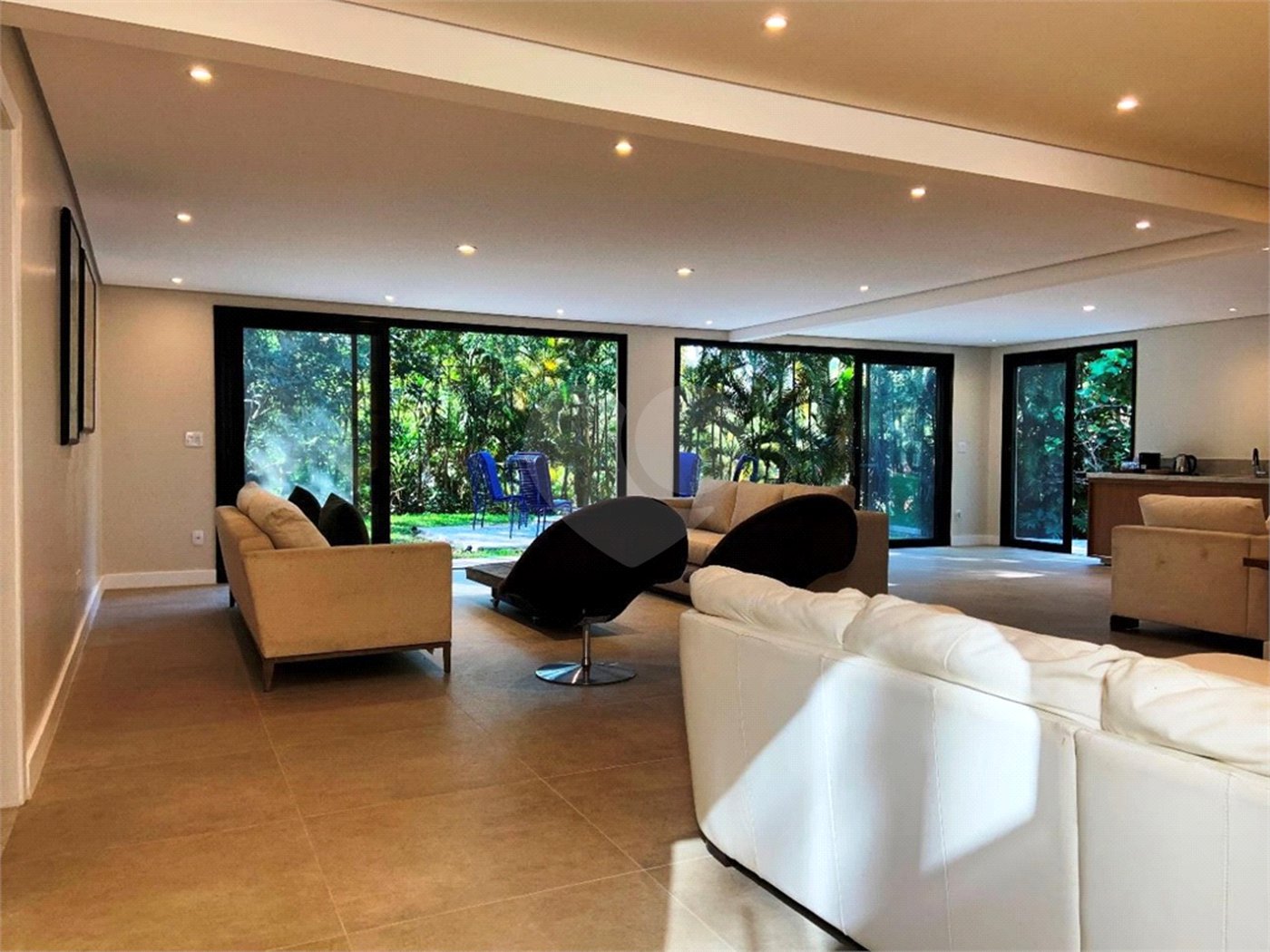 Casa à venda ou para alugar com 3 suítes em Tanque, Atibaia, SP