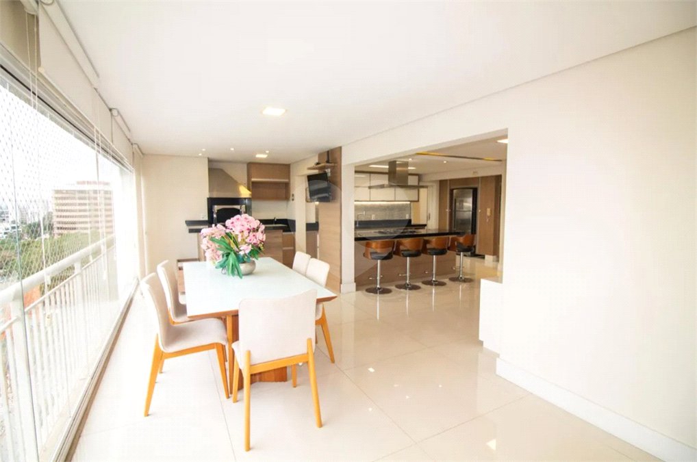 Apartamento à venda com 3 suítes em Jardim Dom Bosco, São Paulo, SP