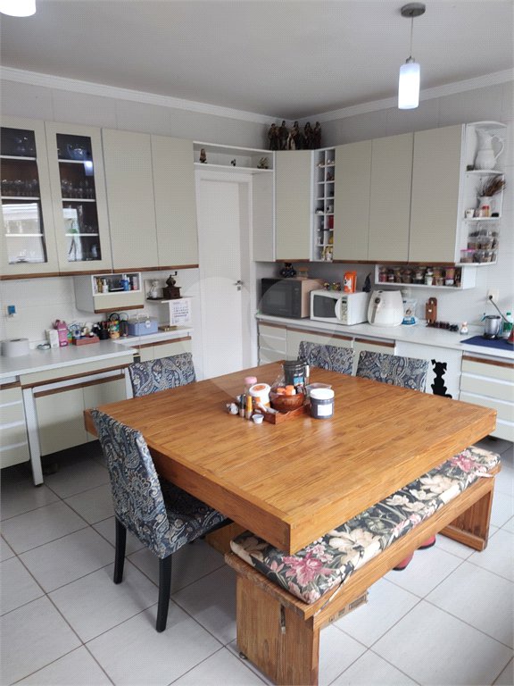 Casa à venda com 3 quartos, sendo 1 suíte, no condomínio Picollo Villaggio, Louveira - SP