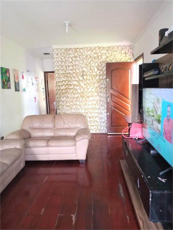Sobrado à venda com 3 quartos, sendo 1 suíte,  em Vila Romero, São Paulo, SP