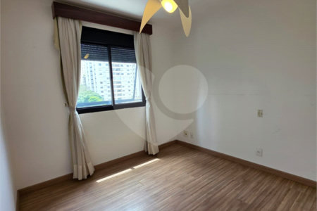 Apartamento à venda com 3 suítes em Vila Uberabinha, São Paulo, SP