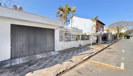 Casa para alugar com 5 quartos, sendo 2 suítes,  no Centro, Suzano, SP