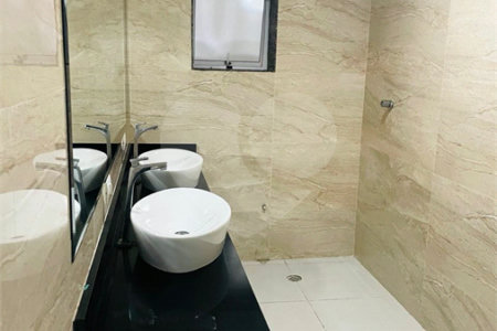 Casa à venda com 4 quartos, sendo 1 suíte, em Santo Amaro, São Paulo, SP