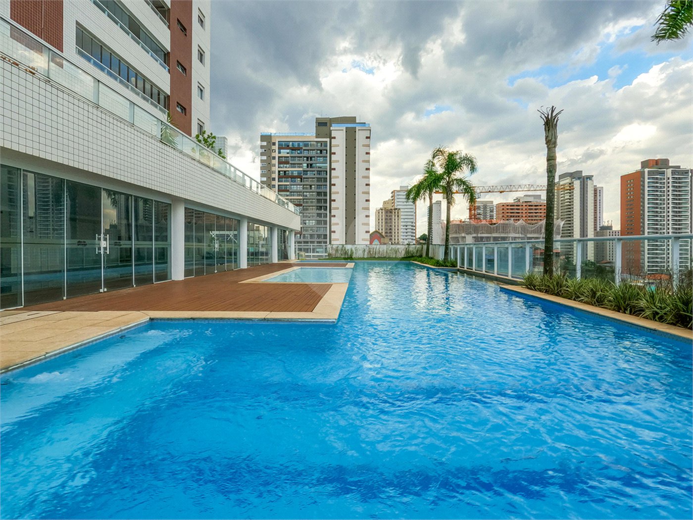 Apartamento à venda com 3 suítes em Vila Dom Pedro I, São Paulo, SP