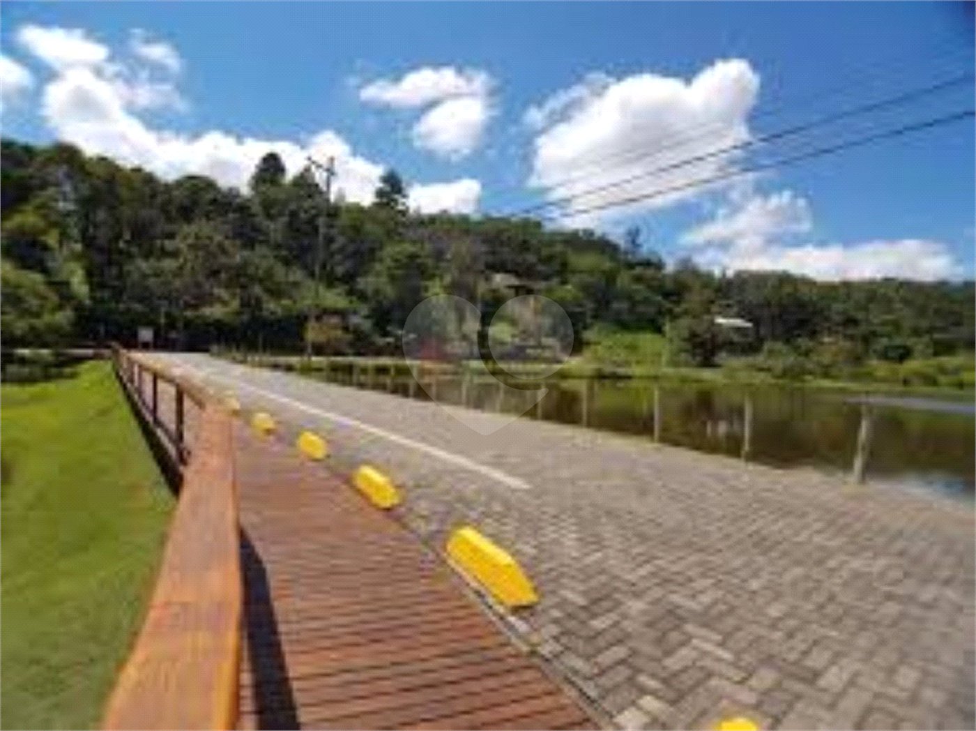 Casa à venda com 4 quartos, sendo 3 suítes,  no condomínio Vale da Santa Fé, Vinhedo - SP