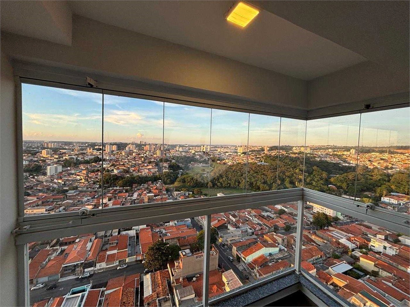 Apartamento à venda com 2 quartos, sendo 1 suíte,  em Vila Hortência, Sorocaba, SP