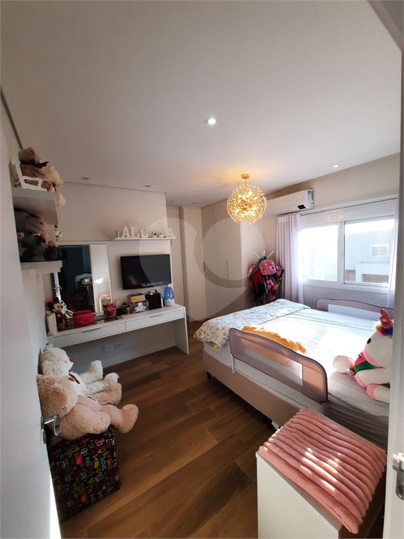 Casa à venda com 3 suítes no condomínio Ecovillagio, São Roque - SP