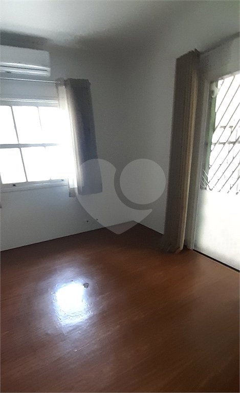 Casa à venda com 5 quartos, sendo 1 suíte, no Centro, Bom Jesus dos Perdões, SP