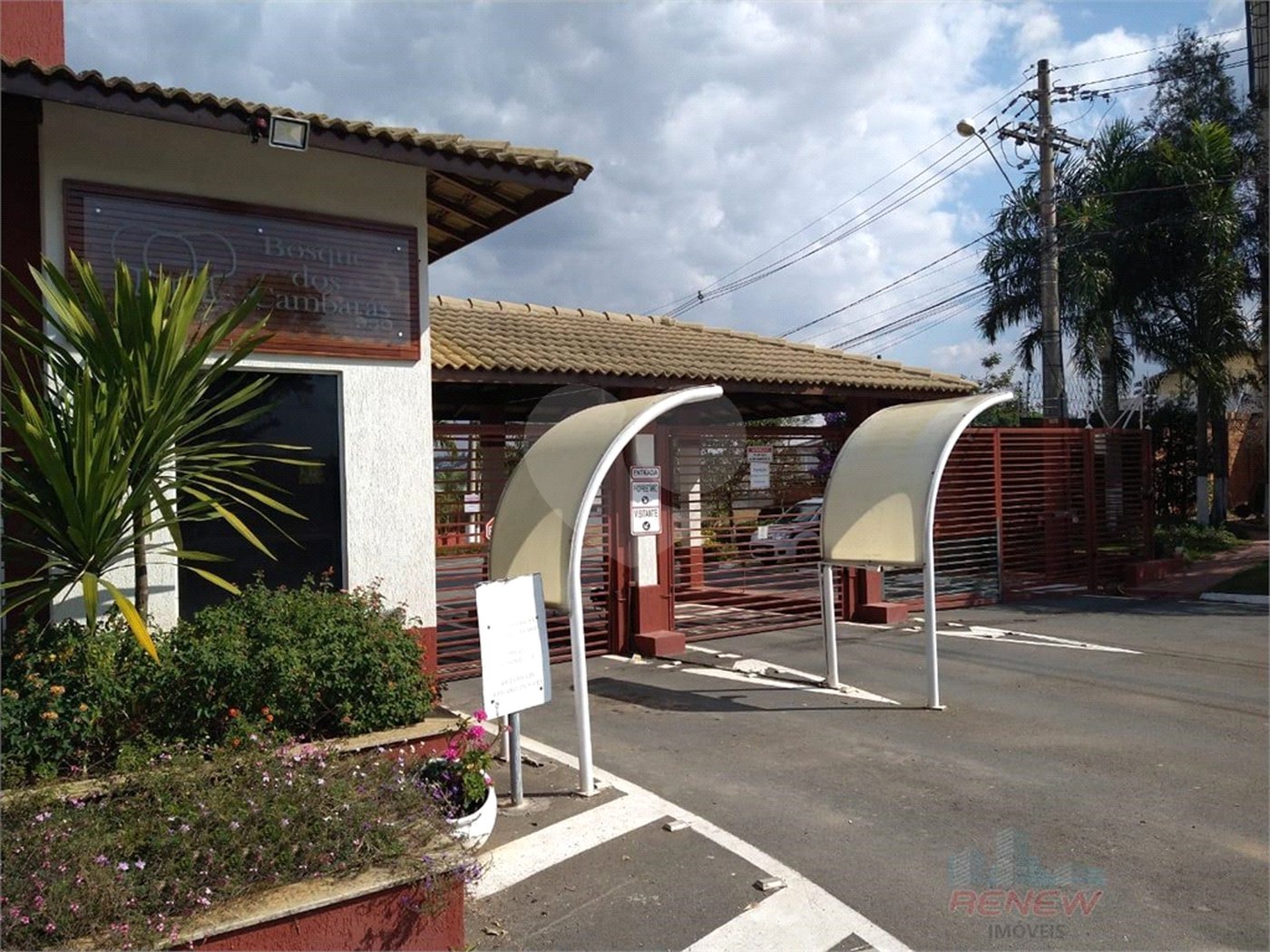 Terreno à venda com 1 suíte no condomínio Bosque dos Cambarás, Valinhos - SP