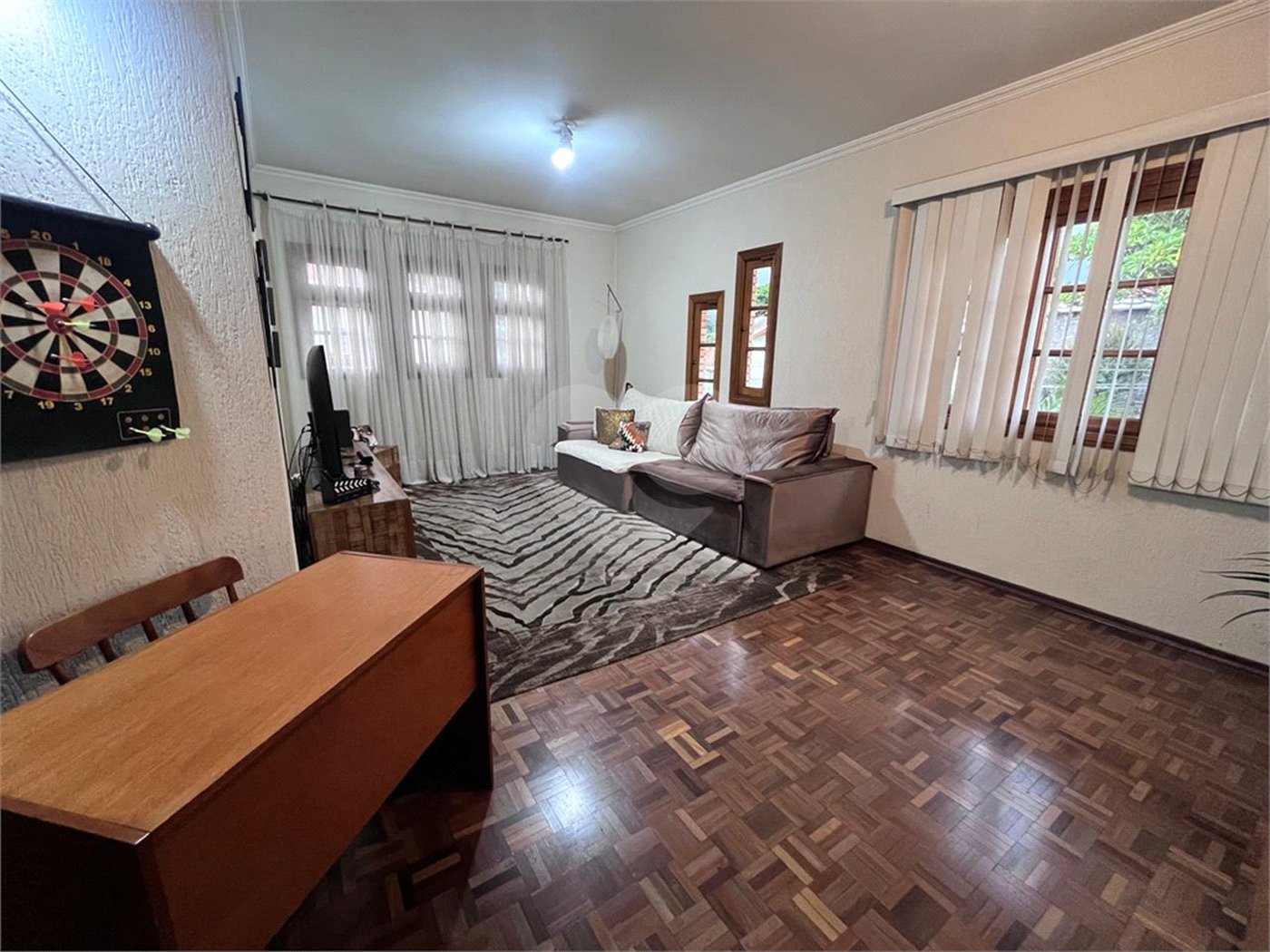 Casa à venda com 4 quartos, sendo 2 suítes, no condomínio Jornalista Américo Ariza, São Paulo - SP