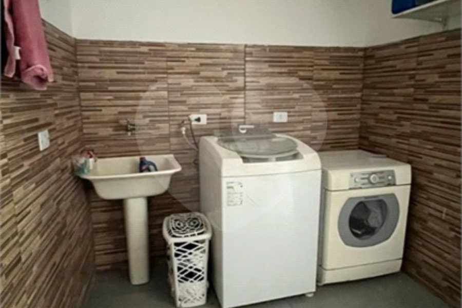 Sobrado à venda com 4 quartos, sendo 1 suíte, em Tremembé, São Paulo, SP