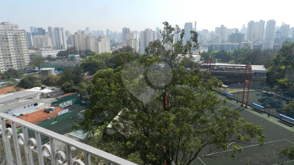 Apartamento à venda com 3 quartos, sendo 1 suíte, em Alto da Boa Vista, São Paulo, SP
