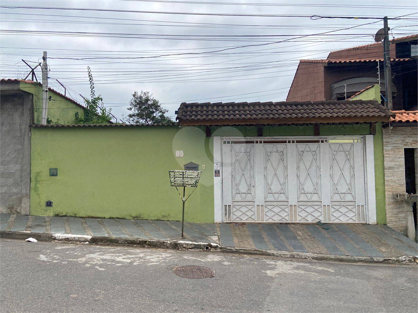 Casa à venda com 3 quartos, sendo 1 suíte,  em Jardim Fonte Áurea, Poá, SP