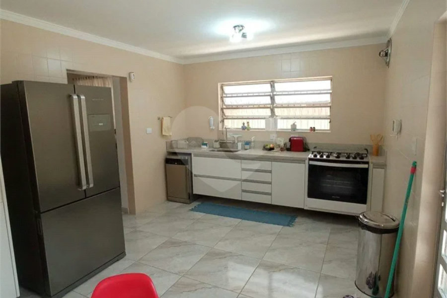 Casa à venda com 3 quartos, sendo 1 suíte,  em Bosque da Saúde, São Paulo, SP