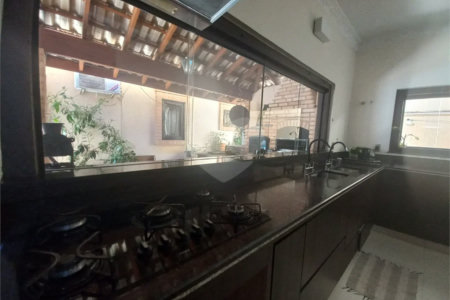 Linda casa com piscina localizada no melhor condomínio de Hortolândia - Green Park.