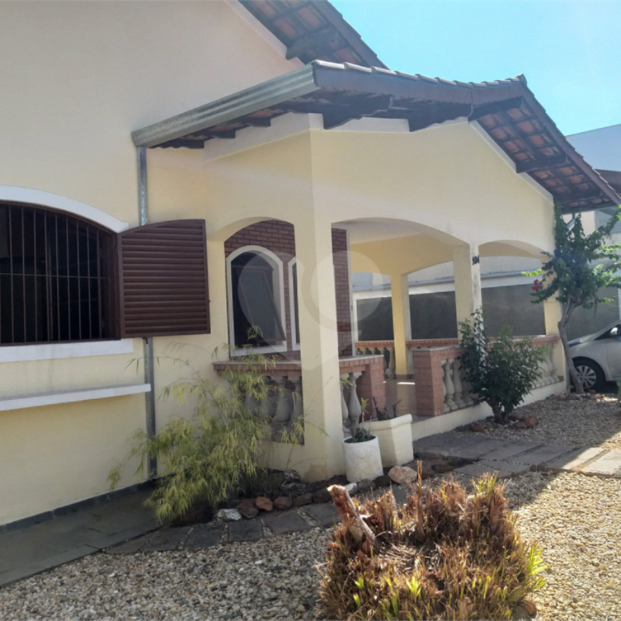 Casa à Venda no Jardim Itália em Vinhedo/SP