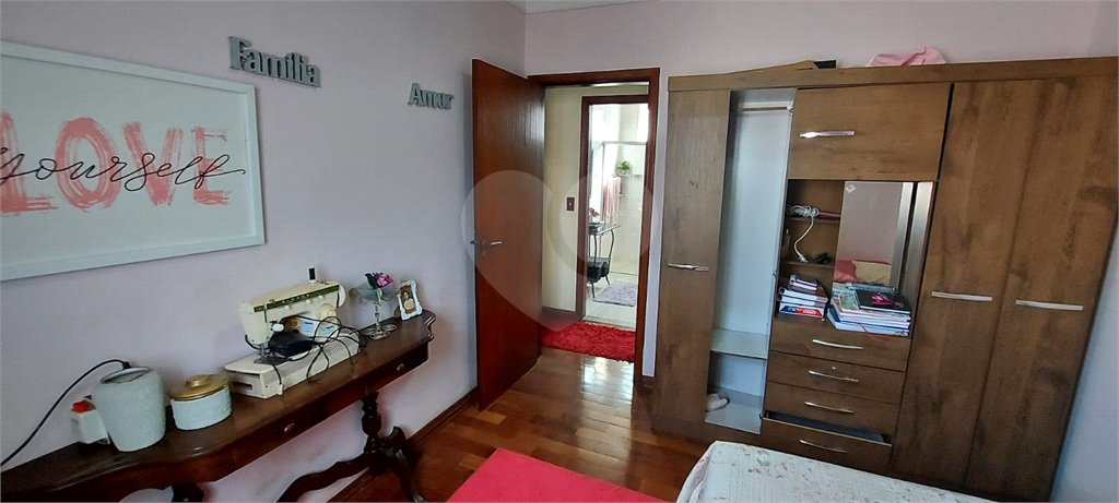 Casa à venda com 5 quartos, sendo 1 suíte, em Jardim Santa Paula, São Carlos, SP