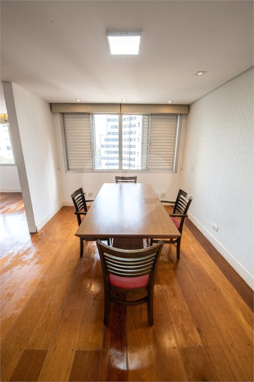 Apartamento à venda com 3 quartos, sendo 1 suíte, em Paraíso, São Paulo, SP