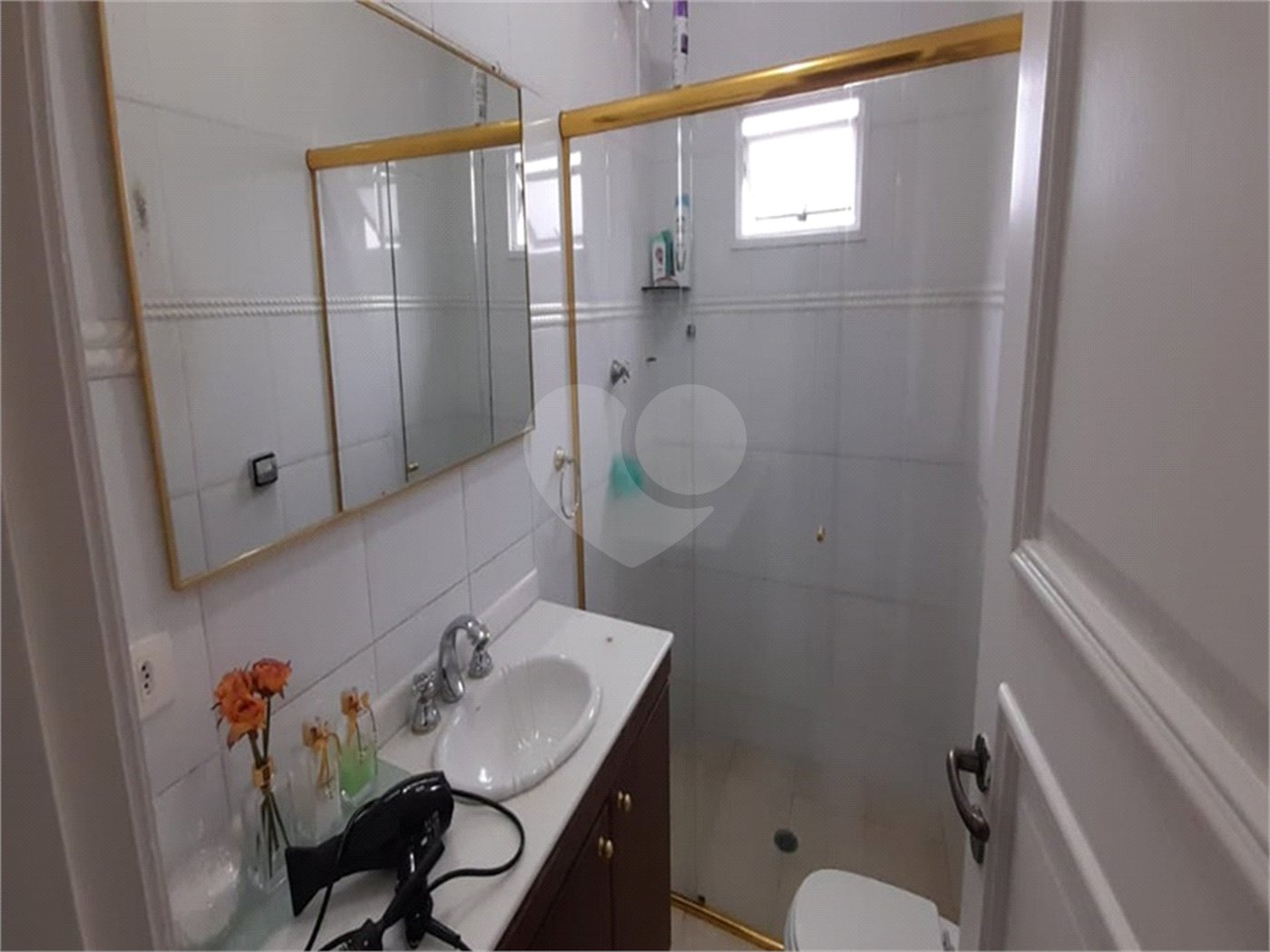 Casa à venda com 5 quartos, sendo 3 suítes,  no condomínio Alpes da Cantareira, Mairiporã - SP