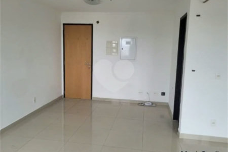 Sala comercial com 35m² , 1 vaga , 1 banheiro , à venda na Penha.