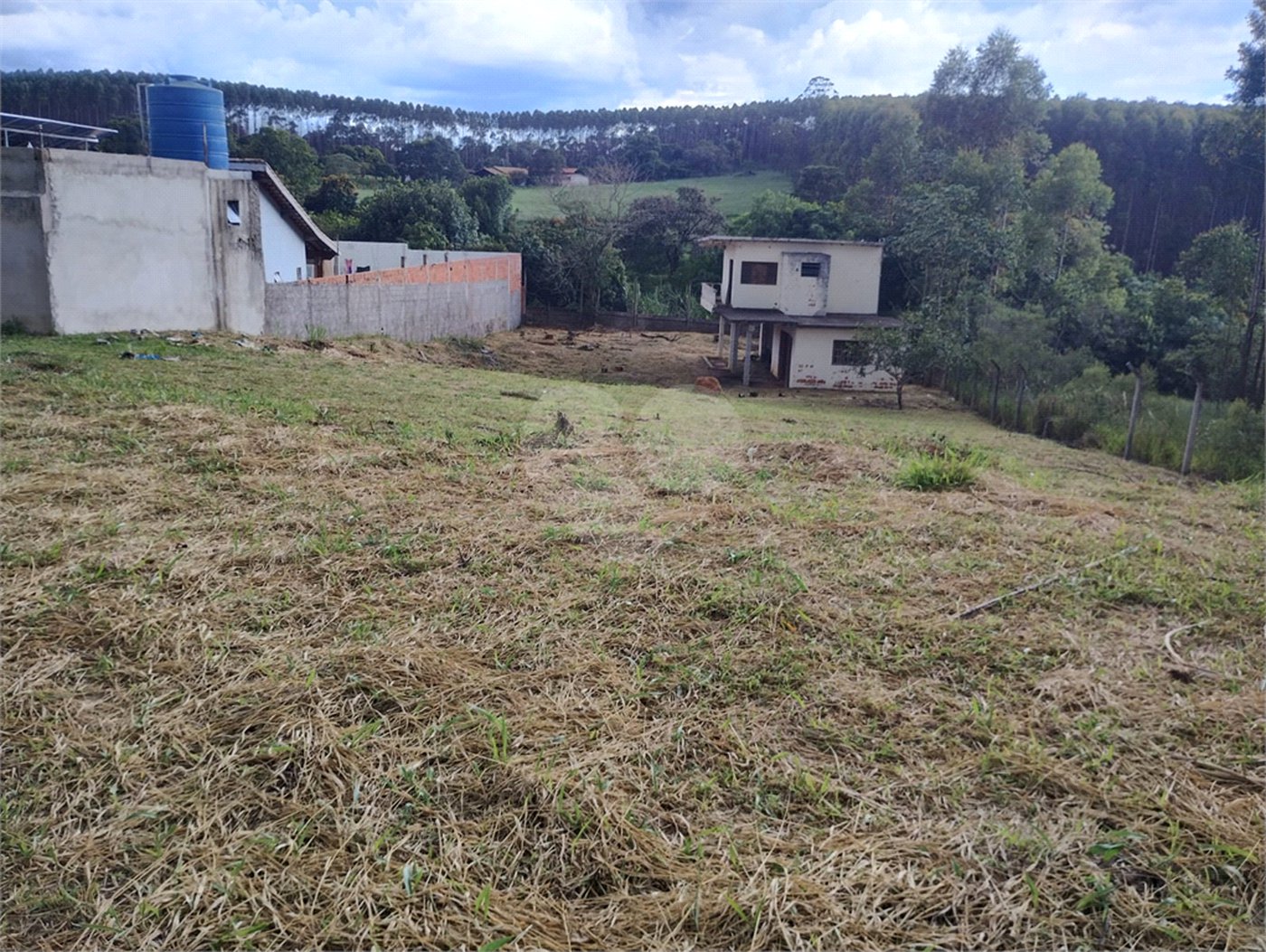 Chácara à venda com 2 quartos em Chácaras Berro D'água, Itu, SP