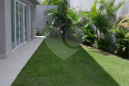 Casa à venda com 3 suítes em Moinho Velho, Cotia, SP