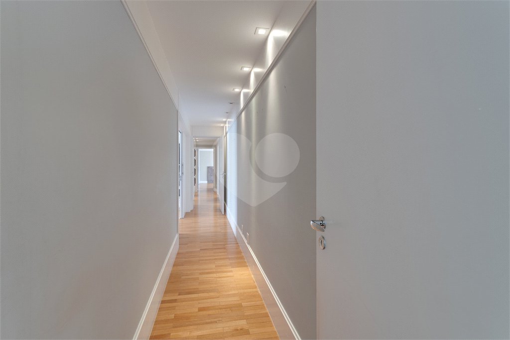 Apartamento à venda com 4 suítes em Campo Belo, São Paulo, SP