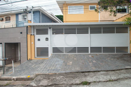 Sobrado à venda com 4 quartos, sendo 1 suíte,  em Jardim Peri Peri, São Paulo, SP