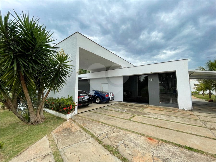 Casa à venda com 3 suítes no condomínio Village Ipanema I, Araçoiaba da Serra - SP