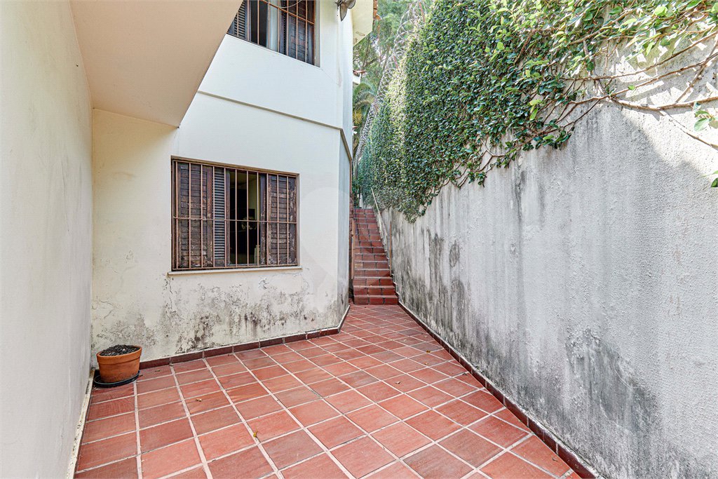 Casa Térrea à venda com 4 quartos, sendo 1 suíte,  em Jardim Prudência, São Paulo, SP
